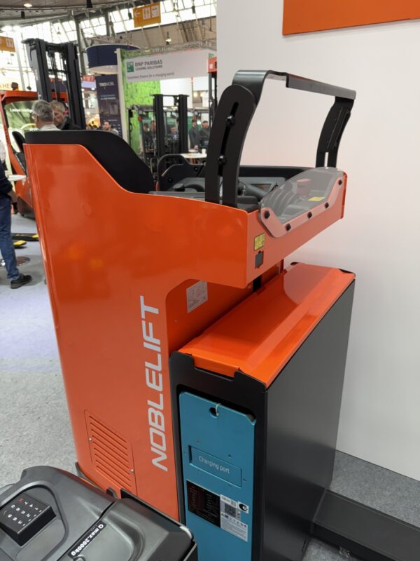 NOBLELIFT PRS-200 stovimas palečių vežimėlis - Image 6