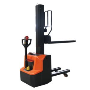 Savaeigis elektrinis keltuvas PSE12NMD, mono strėlė ir su pradiniu pasistiebimu, kelia 1200 kg iki 1600 mm, 24V60Ah ličio baterija ir integruotas 25A įkroviklis